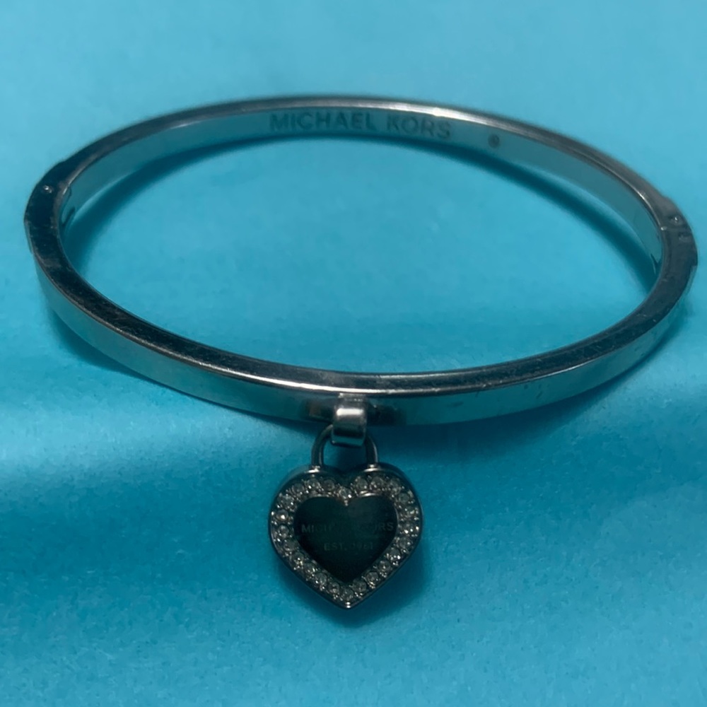 MICHAEL KORS BANGLE BRACELET